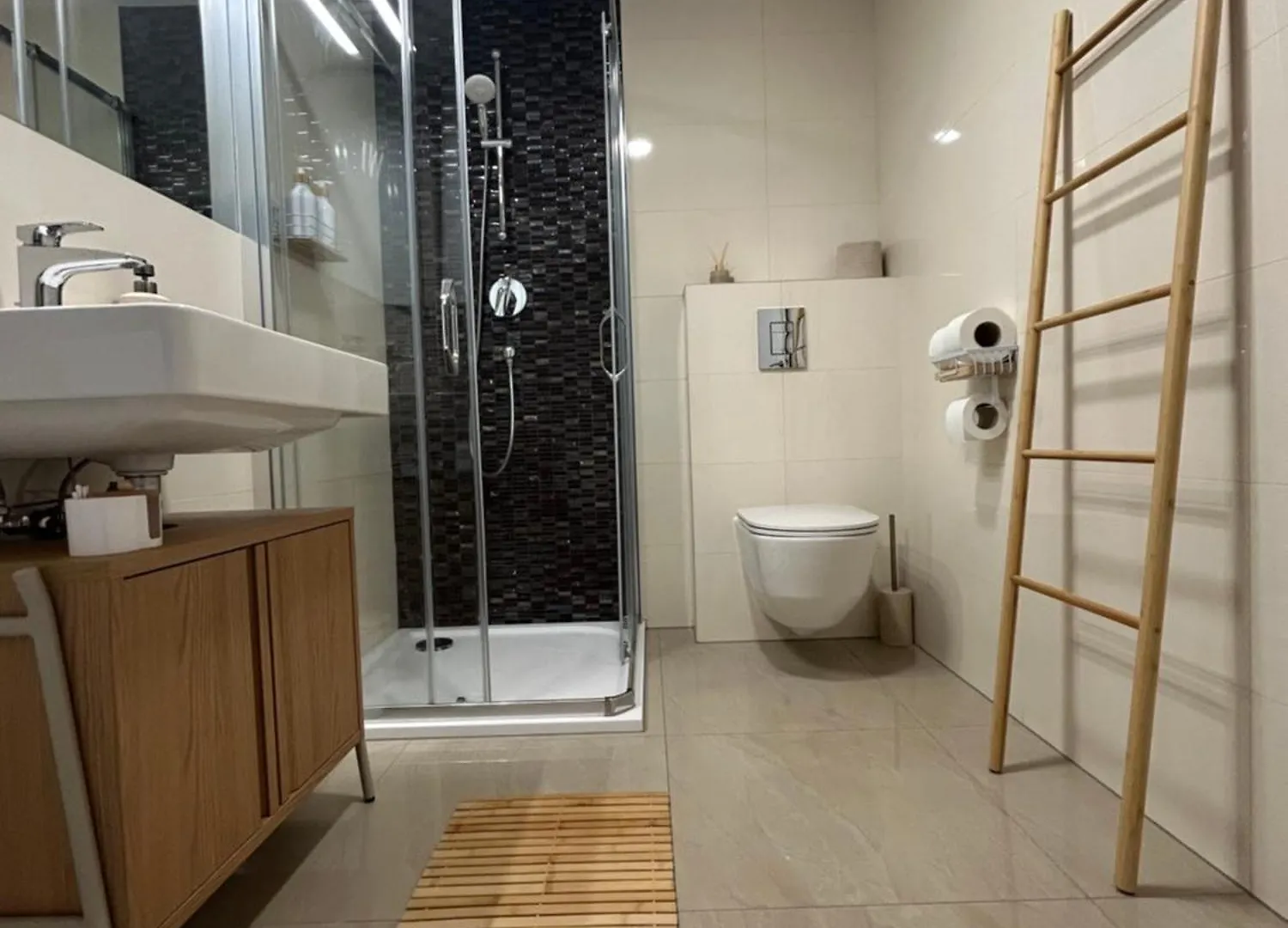 Modern Flat In Iconic Location Lägenhet Prag
